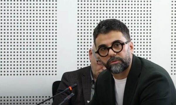 Behrami: Kurti për një natë e shndërroi Parlamentin në Kuvend Popullor