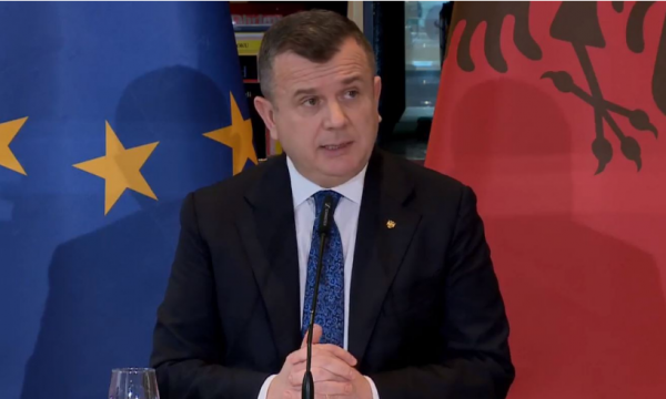 Balla: Kur vjen puna për çështje kombëtare, shqiptarët duhet të bëhen bashkë