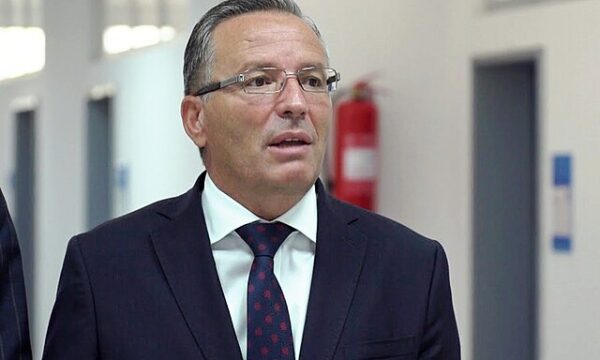 Bedri Hamza ngushëllon familjen Qosja për ndarjen nga jeta të akademikut Rexhep Qosja