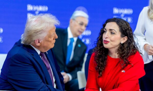 Presidenti Trump i shkruan Vjosa Osmanit: Mezi pres ta vazhdoj bashkëpunimin me ju në vitet në vijim