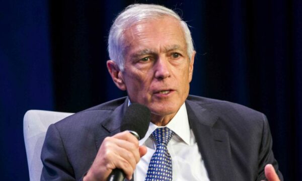 Clark: Jam krenar me popullin e Kosovës – dërgon edhe një mesazh për qeverinë