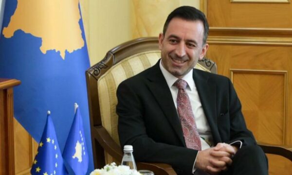 35 mijë euro hua për të mbuluar shpenzimet familjare, 10 mijë të tjera borxh për makinë – kjo është pasuria e Dimal Bashës