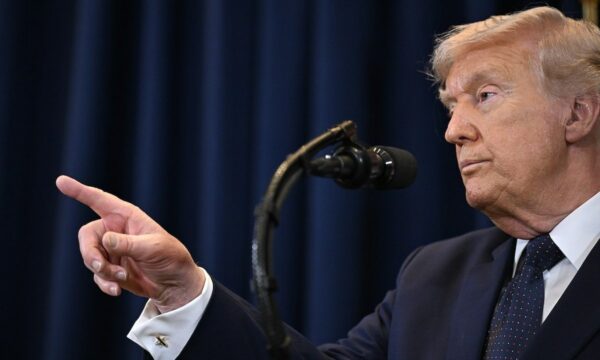 Trump e paralajmëron Iranin: I keni edhe 48 orë për hapjen e Ngushticës së Hormuzit ose do ta shihni ferrin