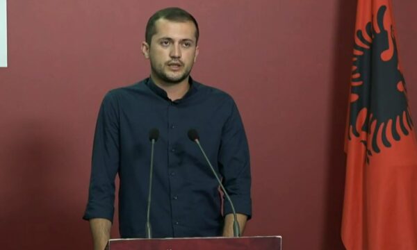 Deputeti i VV-së e godet Gjykatën pasi i dënoi atë dhe Manxhukën: Lirojnë terroristë, na dënuan neve