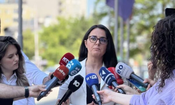 Lushaku-Sadriu: Kurti s’pranoi kompromis, drama me nënshkrime për t’ia lënë fajin dikujt