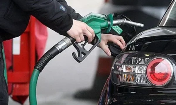 Shtrenjtohet dy centë nafta, MINTI publikon çmimet e lejuara për sot
