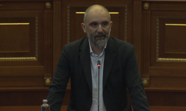 Abrashi i drejtohet Haxhiut si u.d e presidentes: Reflekto, emëroje anëtarin e tretë të KQZ-së nga Vetëvendosja