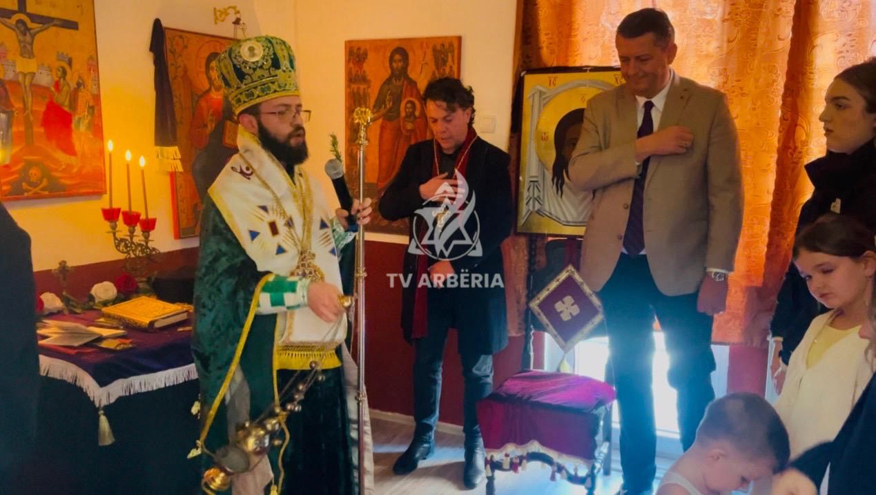 Në Kishën Ortodokse Shqiptare të Kosovës festohet Dita e Dafinës, pagëzohen disa të rinj në Prishtinë