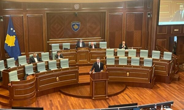 Kurti: Qeveria nuk ndërhyn në drejtësi, s’kemi hezituar të ngrejmë zërin kundër vendimeve të padrejta ndaj krerëve të UÇK-së