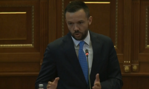 Tahiri: Asnjëra nga propozimet për projektligje të VV’së s’janë urgjente, tendencë e Qeverisë të ndërtojë agjendë fushate