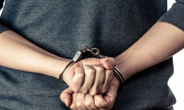 Arrestohet i dyshuari për disa vjedhje në Pejë, ndalohet për 48 orë