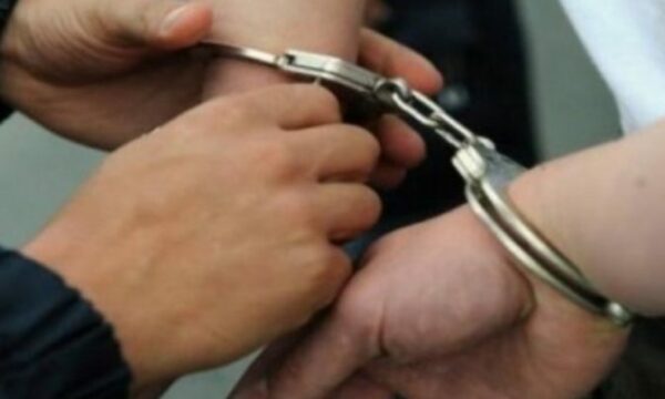 Pas një muaji e gjysmë, dorëzohet në polici i dyshuari për tentimvrasje në Skenderaj