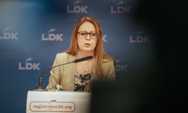 Pako e paralajmëruar nga Qeveria për sektorin privat, Hykmete Bajrami e quan pako për zgjedhjet
