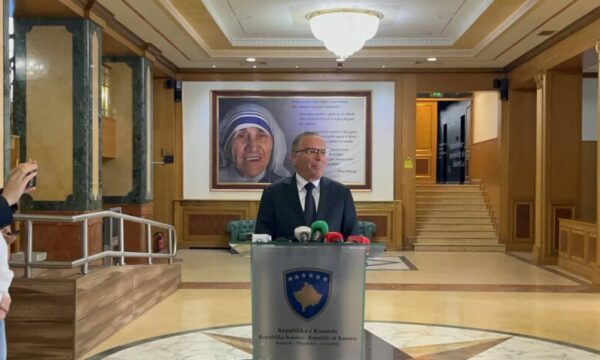 Hamza: Seanca për “diskutim” pë Presidentin, me qëllim manipulimi, LVV po e çon vendin në zgjedhje