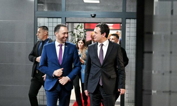 Kryediplomati belg përmbledh vizitën në Kosovë, përmend bashkëpunim për burgje e kërkon riangazhim në dialogun me Serbinë
