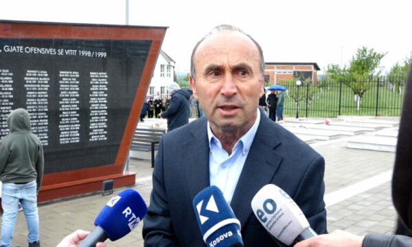 “Kanë granatu mbi shtëpia e kanë masakru njerëz”, ish-ushtari i UÇK-së rrëfen masakrën në Drenicë