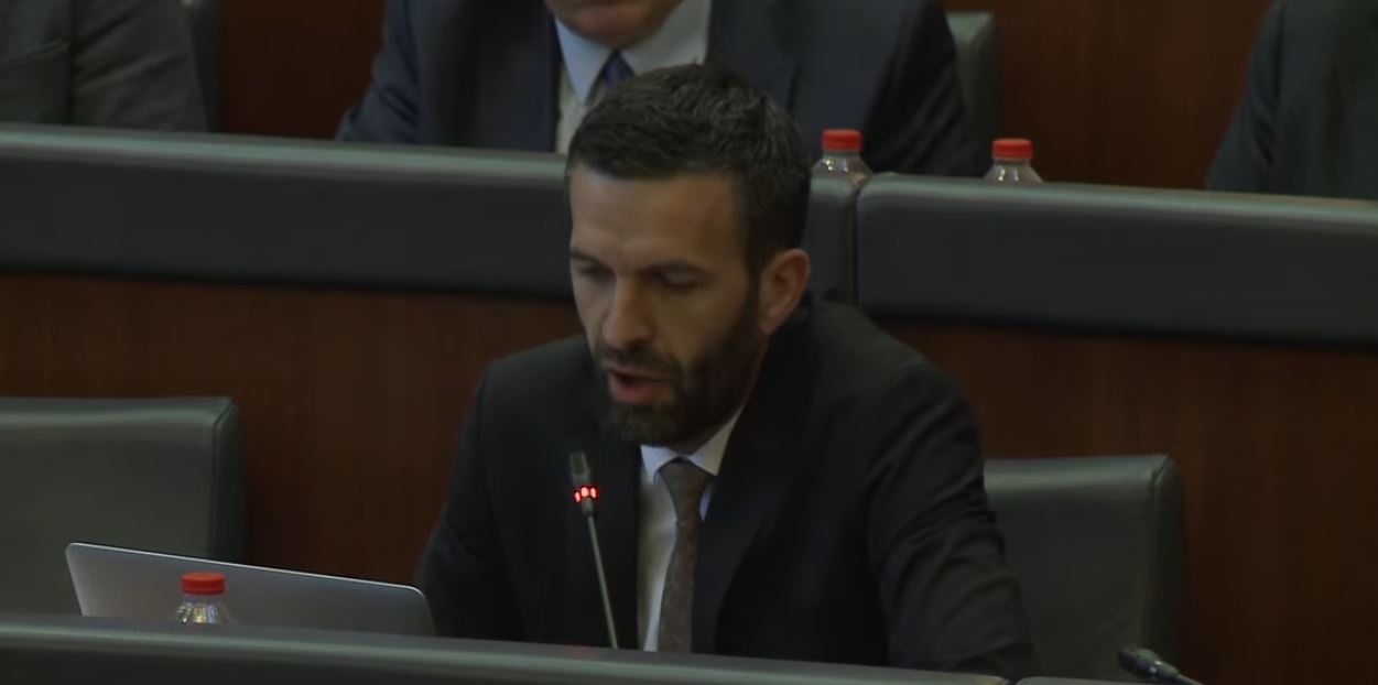Ndryshimi i gjinisë, Rrahmani pyet Kurtin: Kush do ta përbëjë familjen sipas konceptit tuaj?