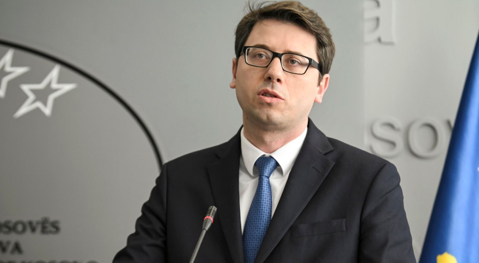 Murati nënshkruan udhëzimin: Arkat fiskale bëhen digjitale dhe më të lira për bizneset