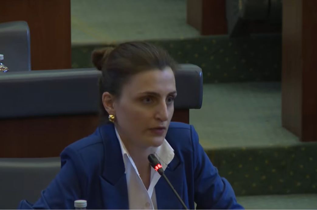 Ymeri pyet KEK-un nga kuvendi: “Sa ka thëngjill, kallxoni, çka jeni tu bo me thëngjill?”
