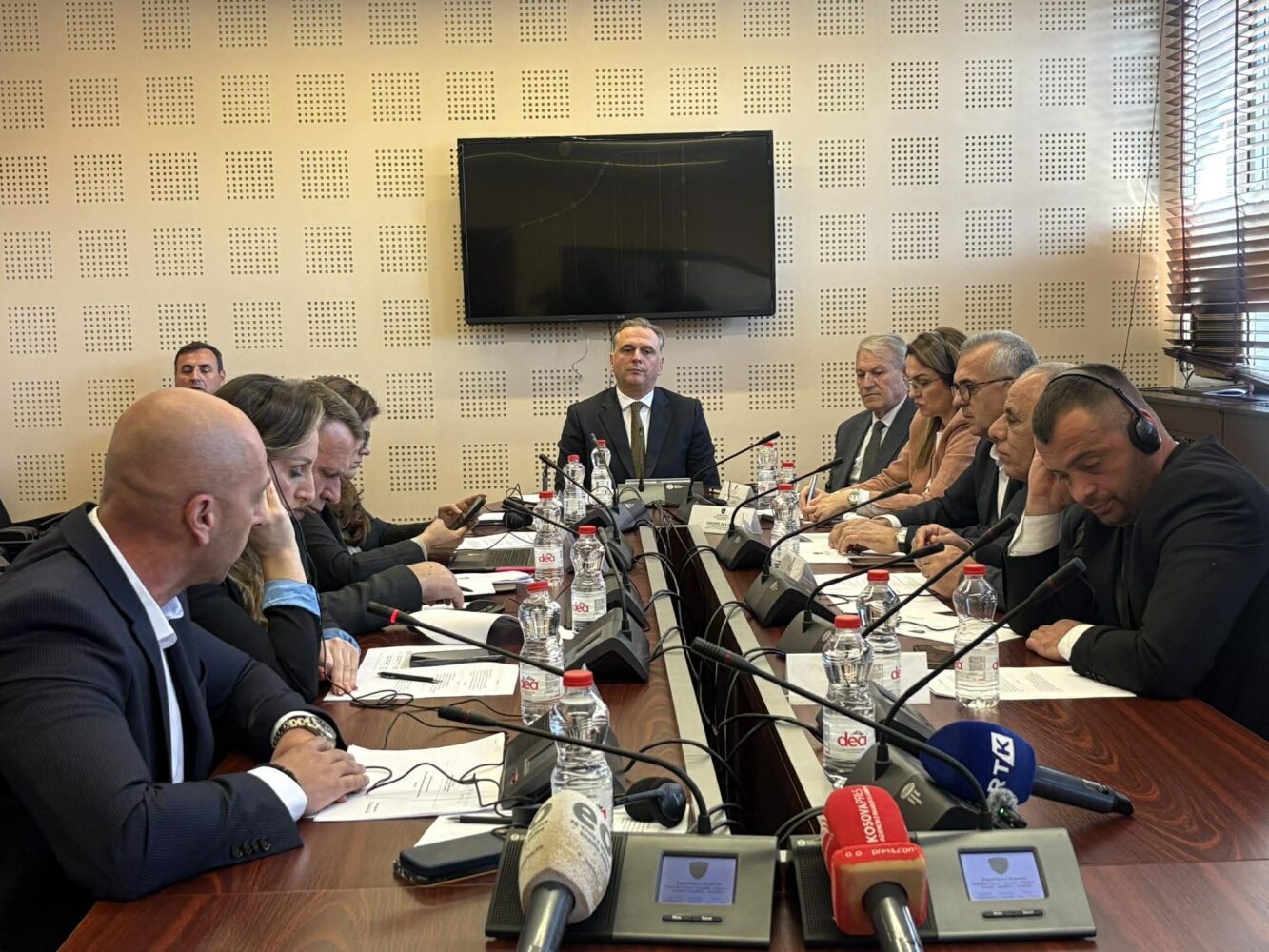 Përplasje në komision, deputetja Musliu kritikon raportin e Agjencisë për Informim dhe Privatësi