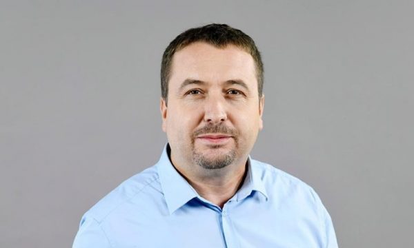 Testamenti i Qosjes, Latifi citon Gibonin: Për popullin ritualet fetare janë të vërteta, për filozofët janë të rreme