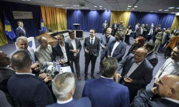 Komunat në kolaps financiar: Mbi 344 milionë euro të humbura dhe 20 milionë të tjera në rrezik nga moszbatimi i vendimit të GjK