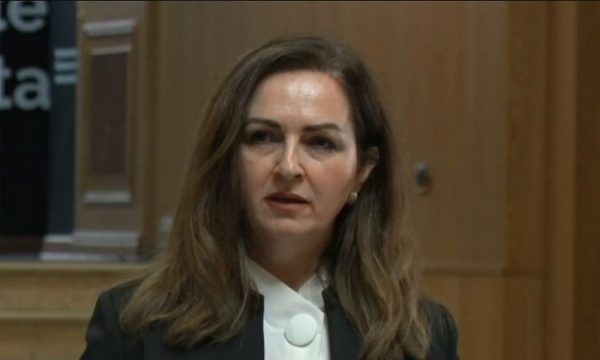 Nagavci nuk zgjatet kur pyetet për Vjosa Osmanin: I ka përfunduar mandati, tash e kemi Albulena Haxhiun si u.d të presidentes