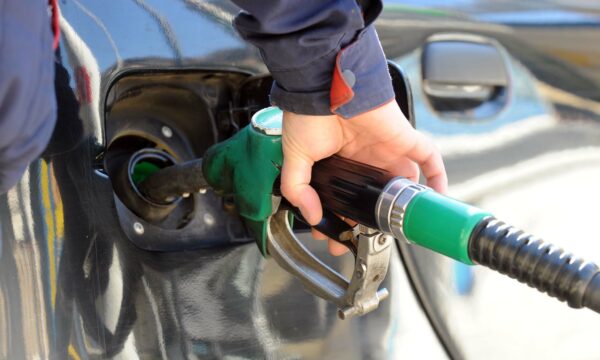 1.86 nafta, 1.44 benzina dhe 0.85 euro gasi për litër, çmimet tavan të derivateve për sot