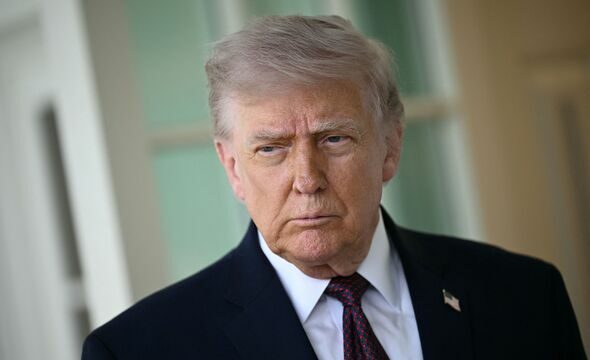Trump kritikon politikat e imigracionit në Mbretërinë e Bashkuar, lë të kuptohet se një marrëveshje me Iranin mund të arrihet para vizitës së Mbretit