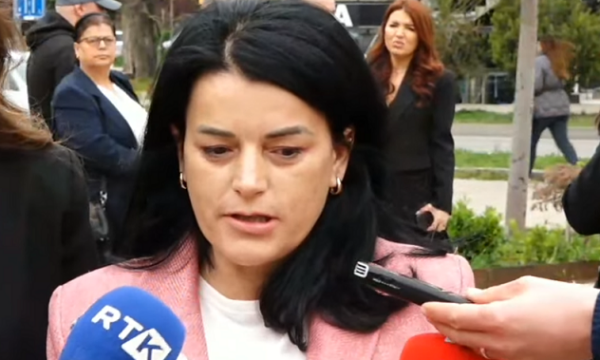 Përlotet Vasfije Krasniqi: 16-vjeçare isha në dorën e armikut, sot kam shqiptarët pas vetes