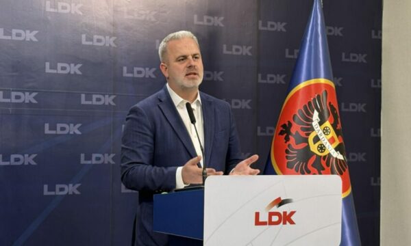 LDK mban sot konferencë për media, Visar Azemi flet për çështjen e njehsorëve elektrikë