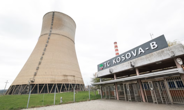 KEK thotë se njësisë B2 po i bëhet “remonti vjetor”: Investimet në TC Kosova B drejt standardeve të BE-së