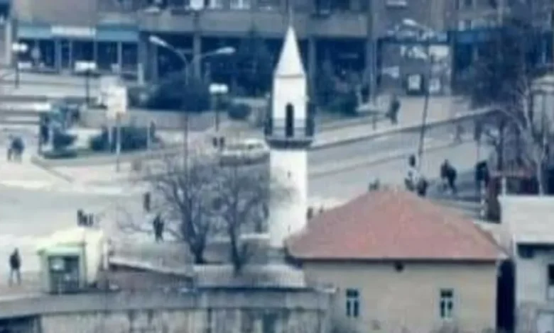 Mitrovicasit tregojnë se si e presin rindërtimin e ‘Xhamisë së Ibrit
