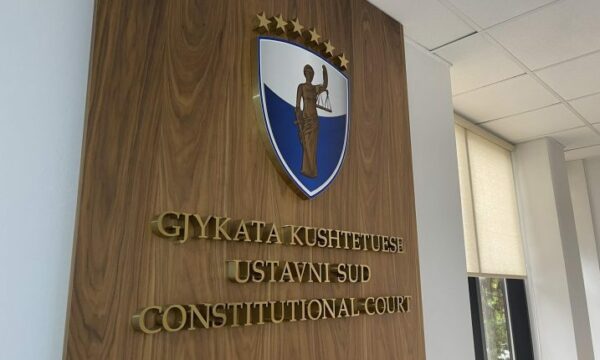 Kushtetuesja refuzon kërkesën e investitorëve për rastin e ashensorit fatal në Prishtinë, mbetet në fuqi dëmshpërblimi mbi 32 mijë euro