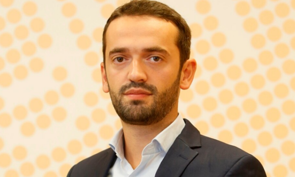 Hasaj: Pagat në sektorin privat afër asaj të minimales – pa investime të qëndrueshme, Kosova zor t’i afrohet standardit të vendeve të BE’së