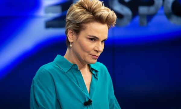 “Më shkeli me këmbë pas 30 viteve për një njeri që njohu në Presidencë” – Kryemadhi flet për divorcin nga Ilir Meta