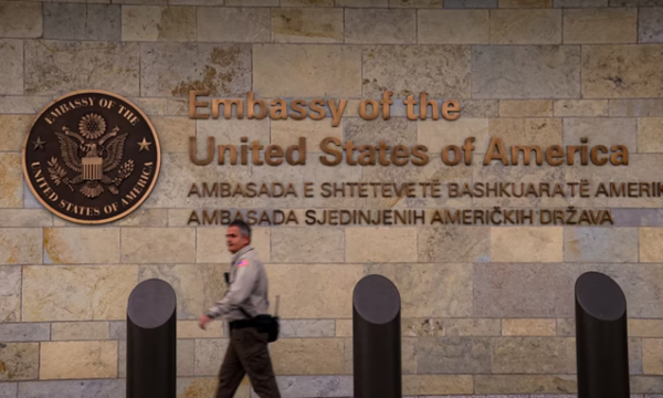 Ambasada e SHBA për “Xhandarmërinë”: Po i monitorojmë njoftimet, presim të jetë në përputhje me zotimet për paqe e siguri