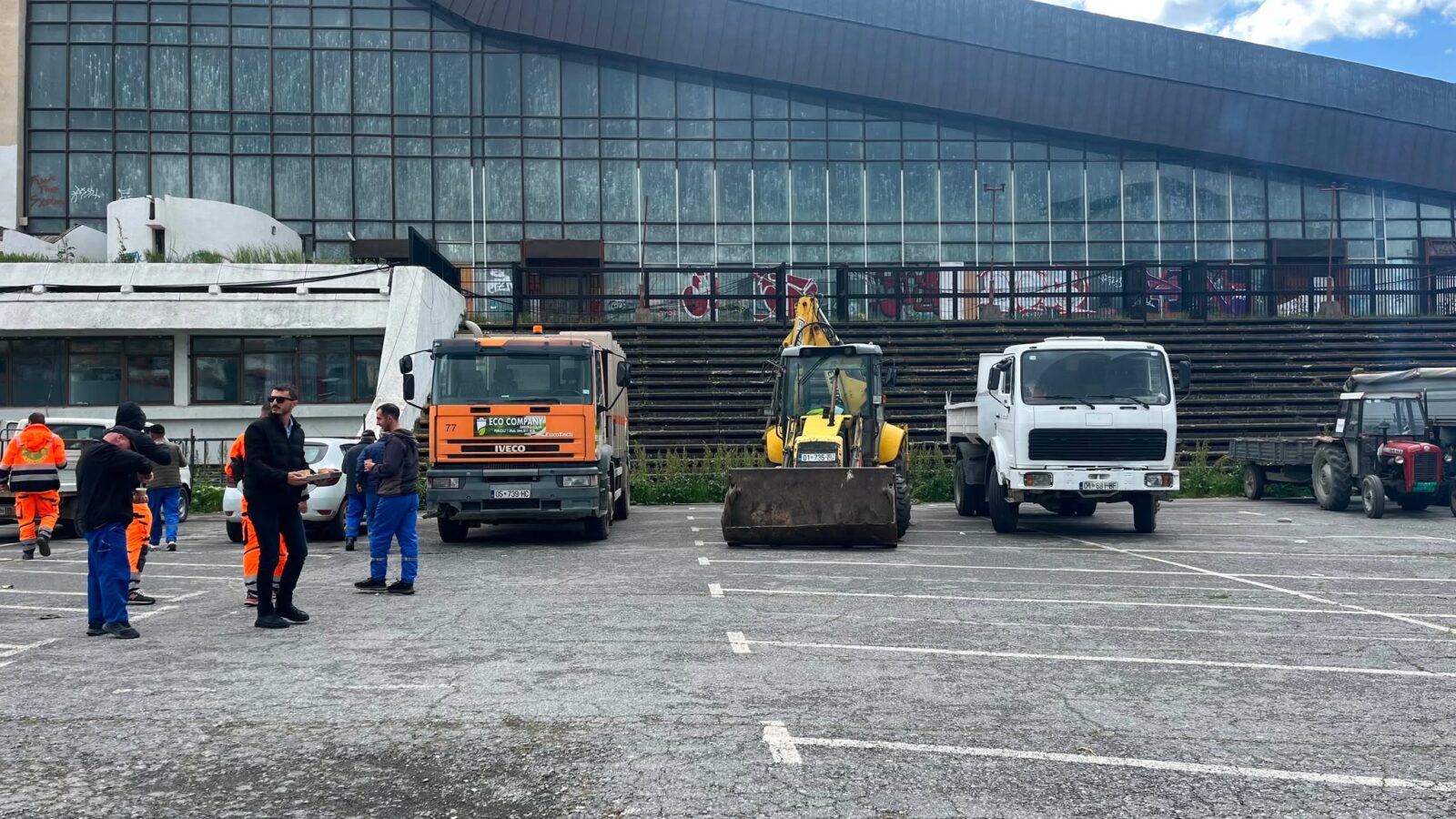Prishtina nis aksionin për largimin e mbeturinave vëllimore