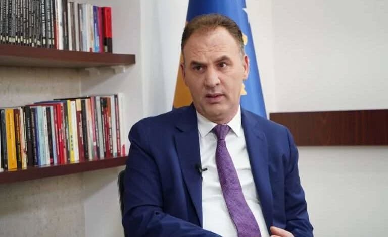 Kush janë disa nga figurat politike të PDK-së që po bëjnë thirrje që të lejohet rikthimi i Fatmir Limajt në parti? – DETAJE