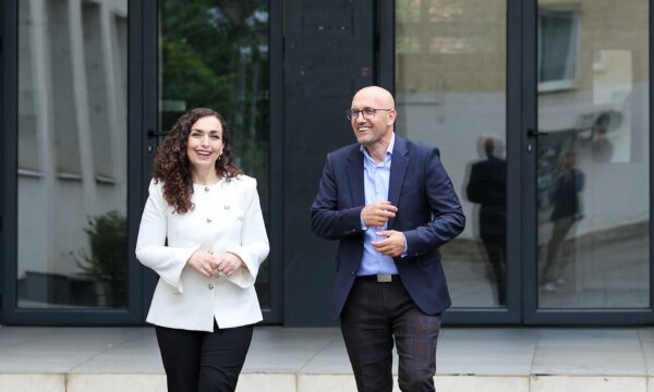 Profesori i UP-së, Bardhyl Hasanpapaj, i bashkohet listës së Vjosa Osmanit