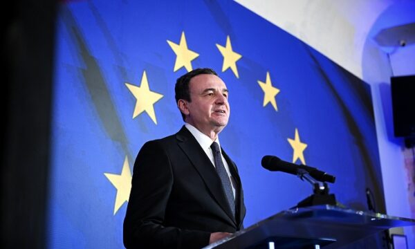 Kosova në pritje të kandidaturës për BE, Kurti: Do të mësojmë nga Shqipëria dhe Mali i Zi, janë para nesh