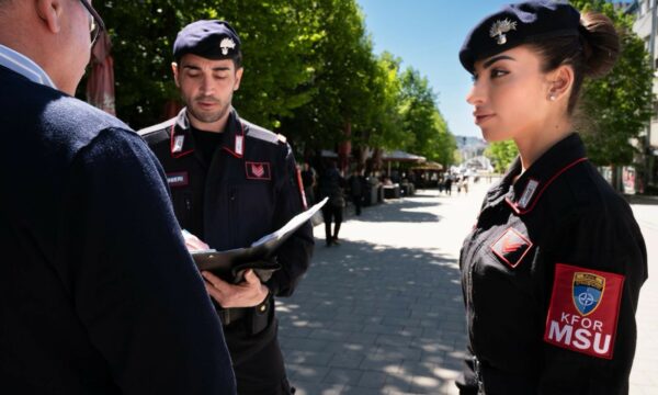 Carabinierët italianë njoftojnë për patrullime në Mitrovicën e Veriut: Mbështetje për lëvizjen e lirë të të gjithëve