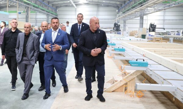 Haradinaj: Rryma e shtrenjtë po i dëmton bizneset, pa kushte nuk ka prodhim e eksport