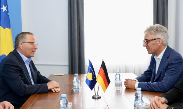 Hamza takon ambasadorin gjerman: Kosova ka nevojë ta rikthejë stabilitetin, besimin dhe perspektivën zhvillimore