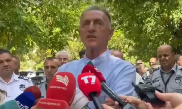 “Nuk morën pagat”, nesër në grevë punëtorët teknikë të shkollave në Prishtinë