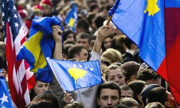 Petritsch: Qytetarët të cojnë mesazh se bllokimet s’ janë të pranueshme, Homel: Kosova s’ka luks të mbetet në kriza të brendshme