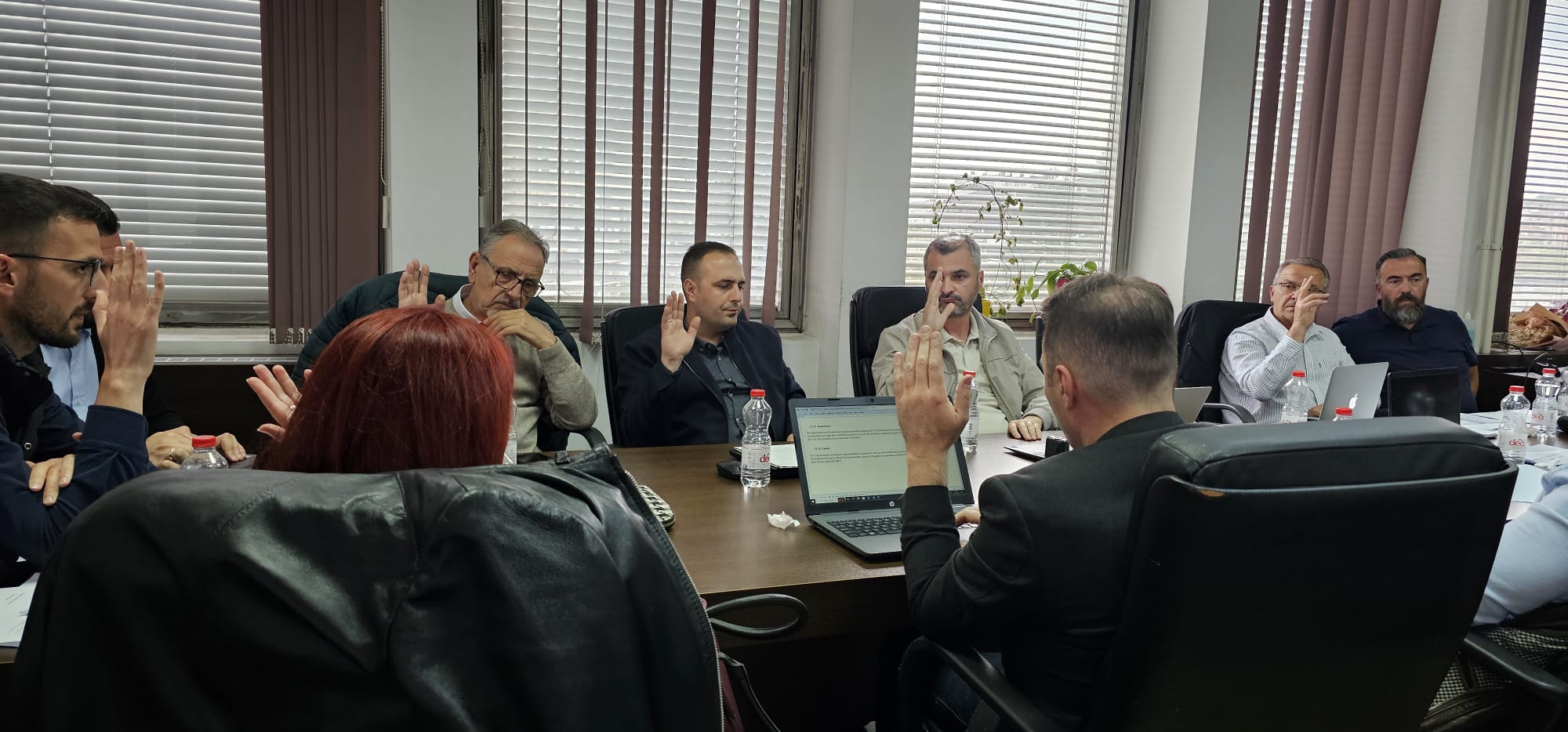 AGK dhe disa organizata shprehen të zhgënjyera me emërimin e Rilind Gërvallës si U.D i RTK1, 3 dhe 4