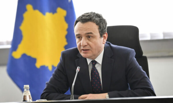 Njeriu që erdhi në pushtet me koktej molotovi e dhunë viktimizohet pas incidentit në Skënderaj