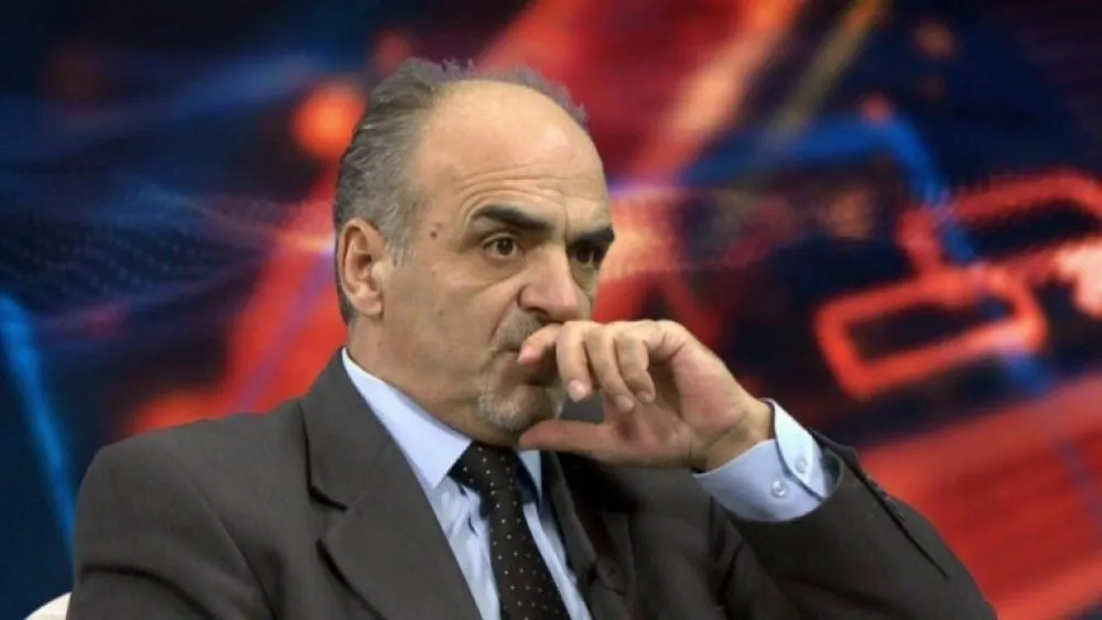 Pse shqiptarët u besojnë aq verbërisht të huajve, e aq pak vetvetes?