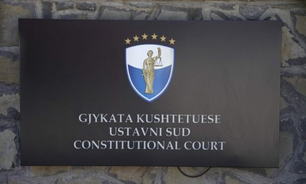 Kushtetuesja refuzon ankesën e ish-zyrtarit korrektues pas një procesi dy dekadash për çështjen e largimit nga puna